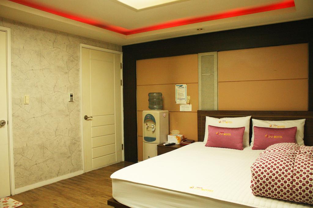 Hotel Bridge Busan Exterior photo